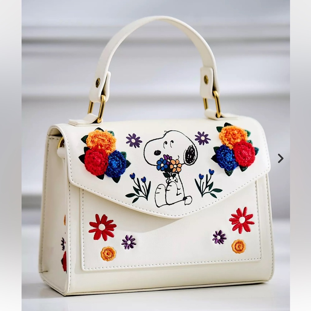 Loungefly Peanuts Floral Snoopy Crossbody Bag - BoxLunch Exclusive